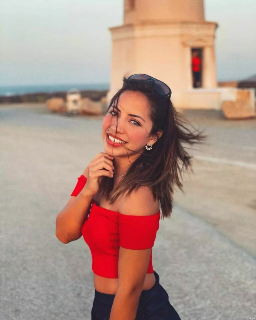 Nathalia Anahi, 25